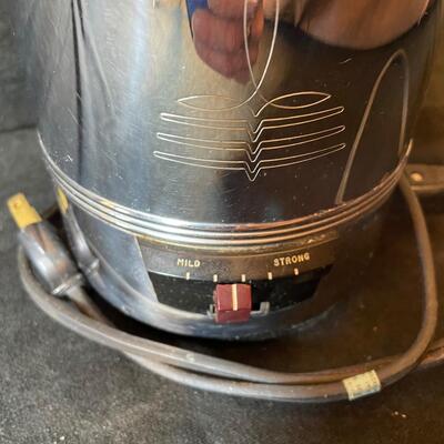 Lot 9. Vintage Percolator