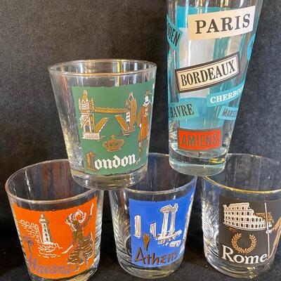 Lot 18. Vintage Cocktail Glasses