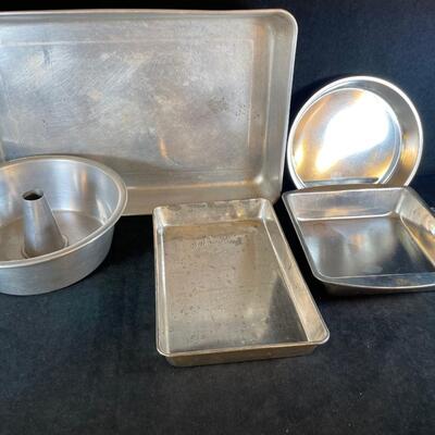 Lot 28. More Metal Bakeware