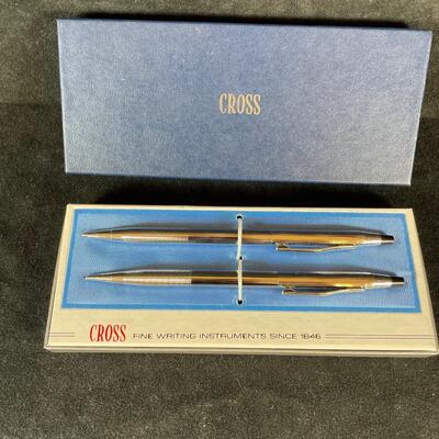 Lot 42. Clock Radio, Travel Alarm Clock & Cross Pen Set