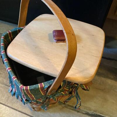 Longerberger Basket 9â€ x 9â€ x 8.5â€