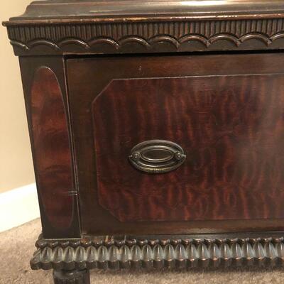 Colonial Mfg. Co. Solid Mahogany Chest of Drawers (MB-JF)