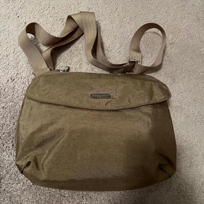 10 Purses: Liz Claiborne, Kim Rogers, Baggalini & More (MB-JF)