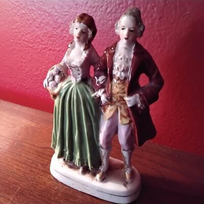 Porcelain Victorian Couple Made in Occupied Japan