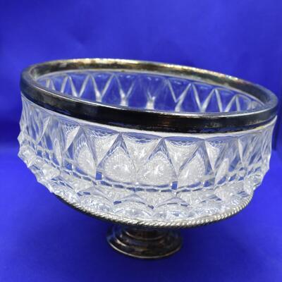 Clear glass bowl w/ silver rim