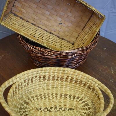 Set of 3 misc baskets