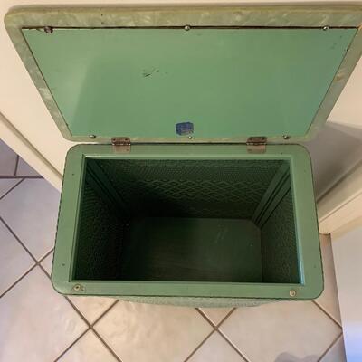 Lot 69. Vintage Harvey Hamper