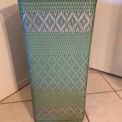 Lot 69. Vintage Harvey Hamper