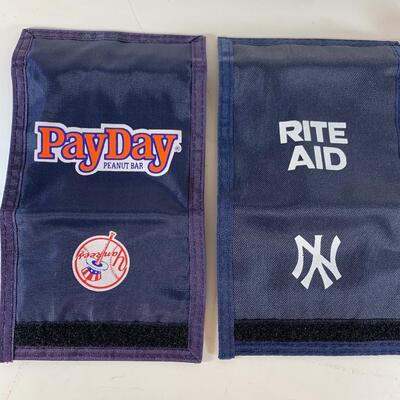 Lot 95. Yankee Fan
