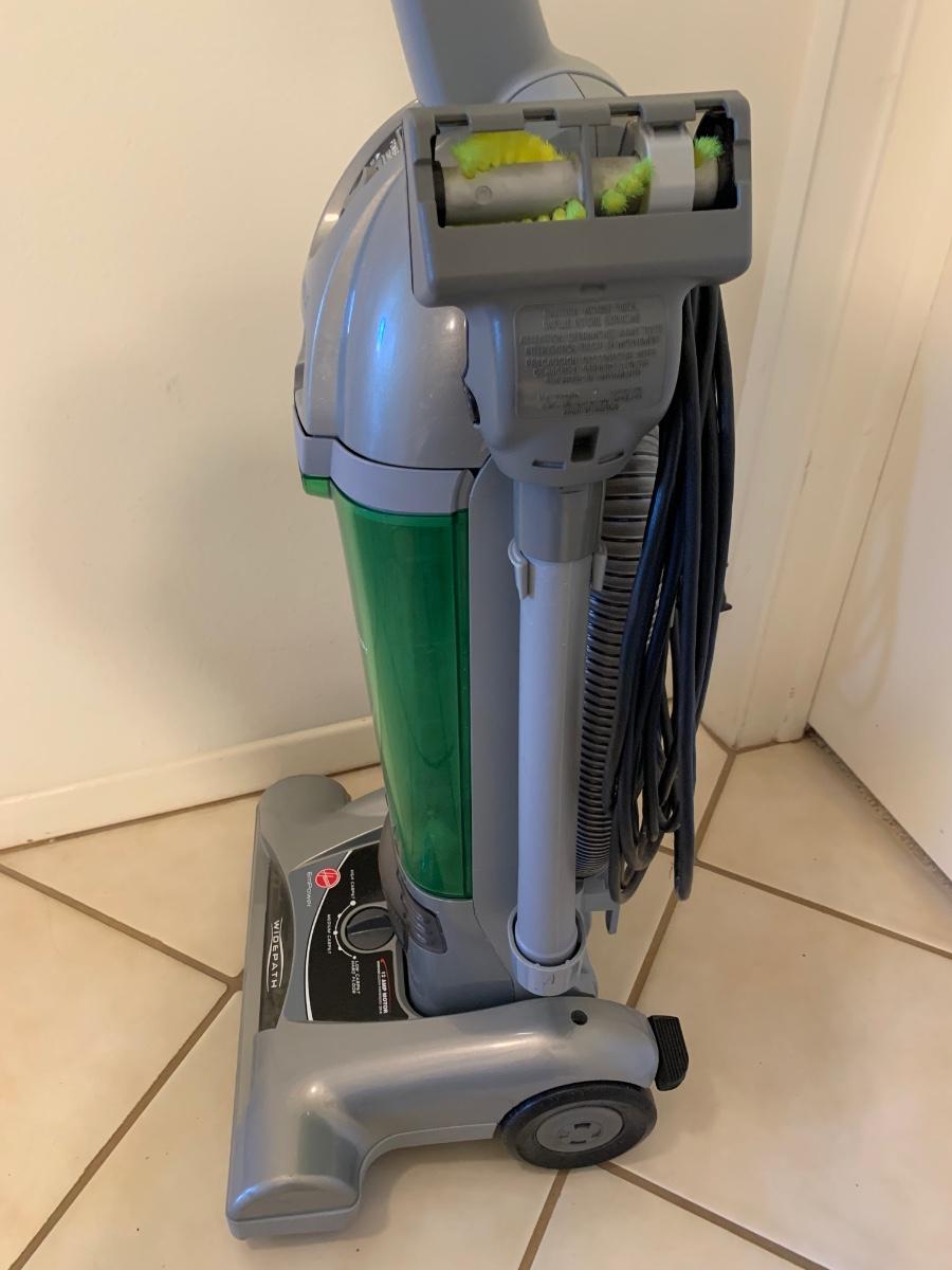 Lot 98. Hoover Empower Widepath Vacuum