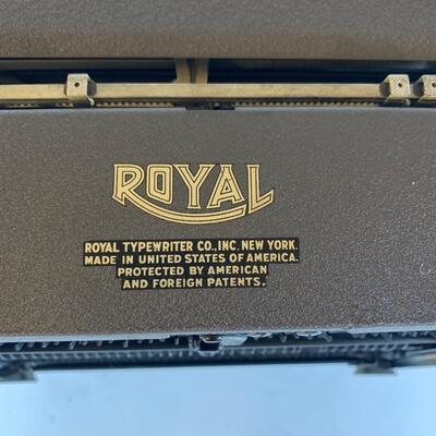 Lot 113. Vintage Royal Typewriter