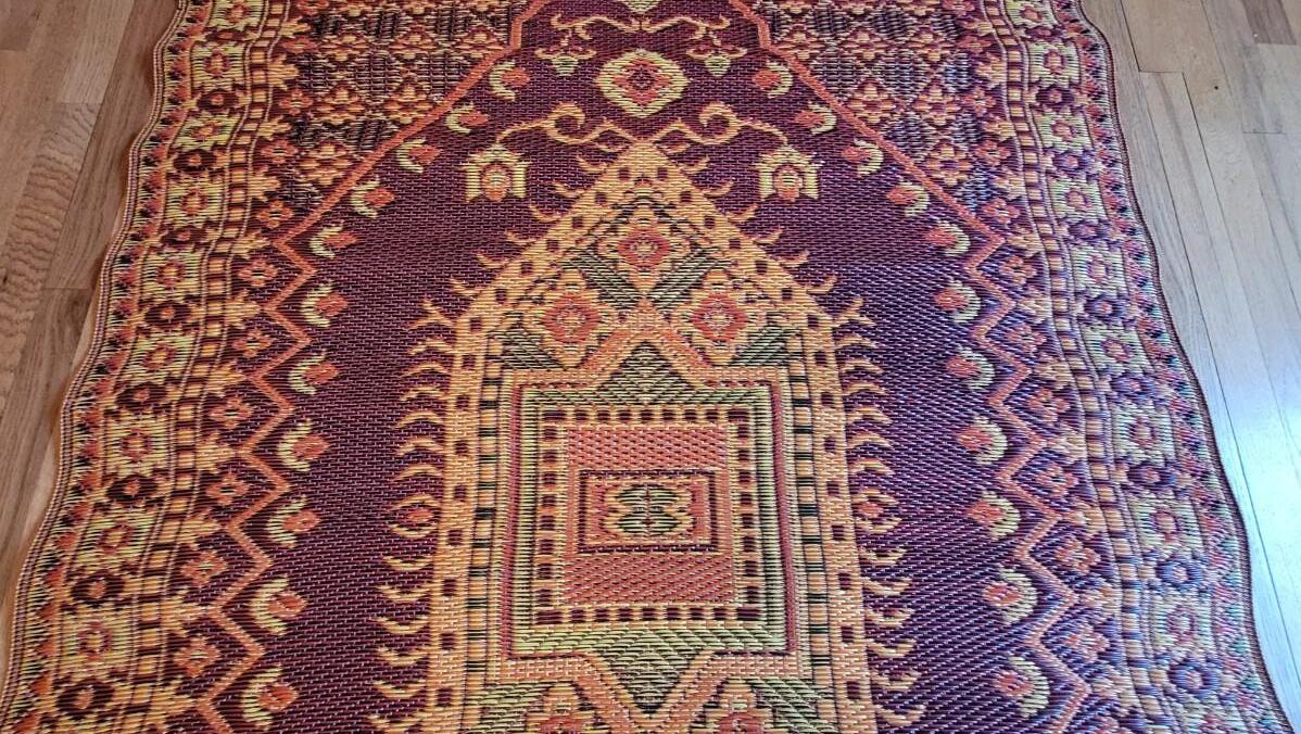 Lot 25 Indoor Outdoor MAD MATS Recycled Plastic Rug