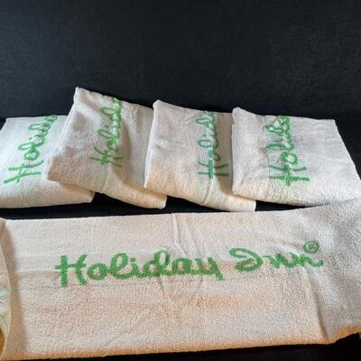 Lot 260. Vintage Holiday Inn towels
