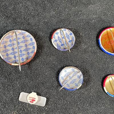 Lot 267.  Vintage Political Pins. Nixon & Eisenhower