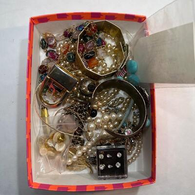 Unsearched Jewelry lot