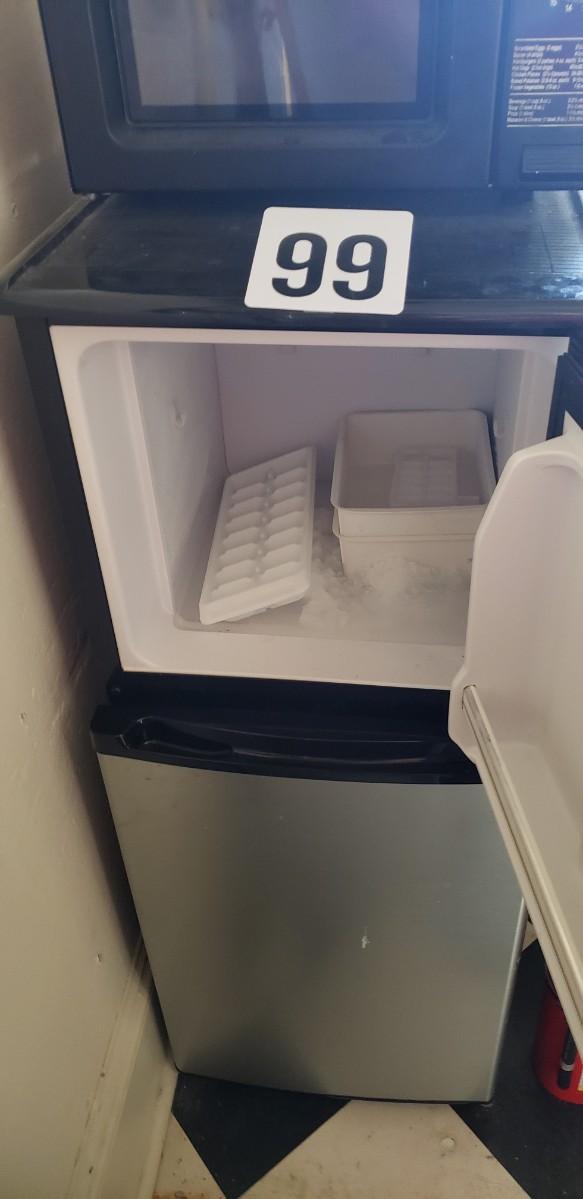Franklin Chef Mini Fridge Lot