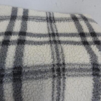 2 Gray/White Buffalo Plaid Throws, 100% Polyester, 49in x 62in