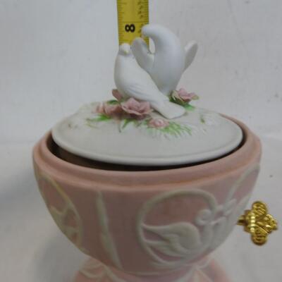 Home Decor: Wood Basket, Angel Lamp, Seiko Clock, Music Box, Lamp & Clock WORK