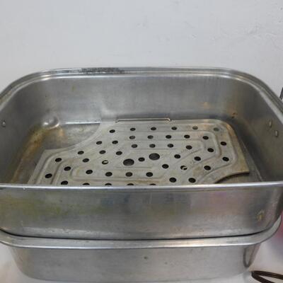 Kitchen Lot: Roasting Pan, Tupperware Bowl, Pampered Chef Chopper, Mixer-Works