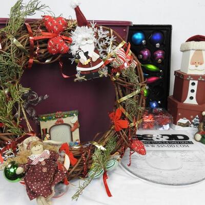 Christmas Items: 18in Wreath,Ornaments,Stacking Boxes,Bear Platter,Includes Tote