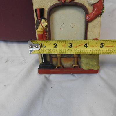 Christmas Items: 18in Wreath,Ornaments,Stacking Boxes,Bear Platter,Includes Tote