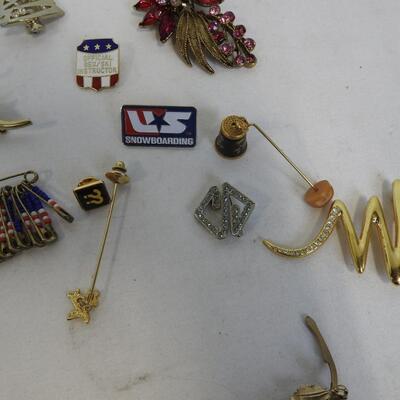 23 Costume Jewelry Brooches/Pins, Railroad Crossing, Butterfly, Christmas, etc