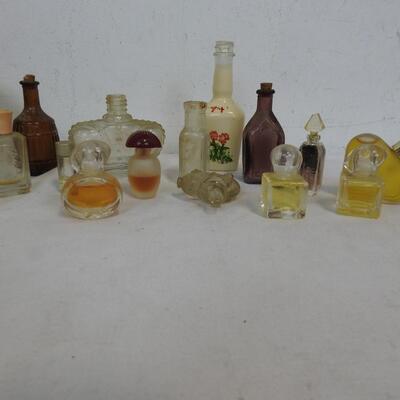 14 Vintage Bottles/Perfume & 1 Stopper: Various Sizes, Styles & Fragrances, Tin