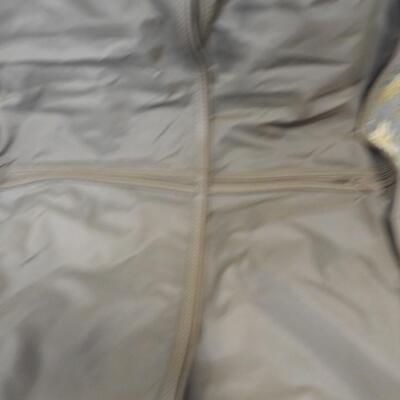 Jordache Tapestry Garment Bag, Several Pockets, Hanger, Folds To Make Compact