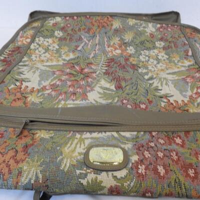 Jordache Tapestry Garment Bag, Several Pockets, Hanger, Folds To Make Compact