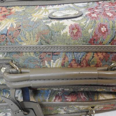 Jordache Tapestry Garment Bag, Several Pockets, Hanger, Folds To Make Compact