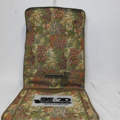 Jordache Tapestry Garment Bag, Several Pockets, Hanger, Folds To Make Compact