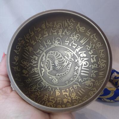 Tibetan Singing Bowl with Padded Ring