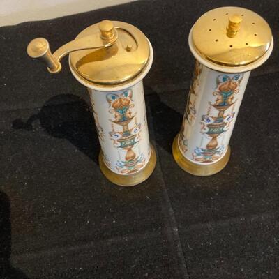 Lenox Vintage 7.5â€ Lido 24k Gold & Porcelain Salt Pepper Set
