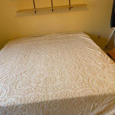 Lott 276A.  Chenille Bedspread Twin