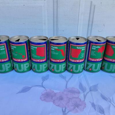 25 7UP STATE COLLECTABLE CANS