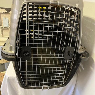 Petmate Kennel (G-MG)