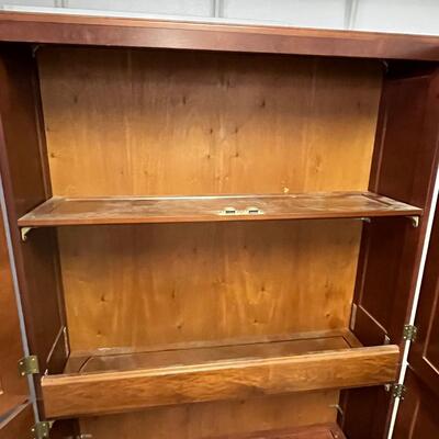 Wooden Storage Cabinet (G-MG)