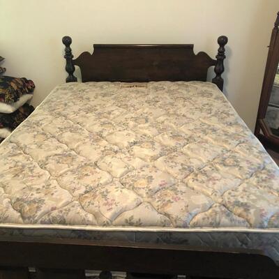 Wooden Queen Bed  (GB-PS)