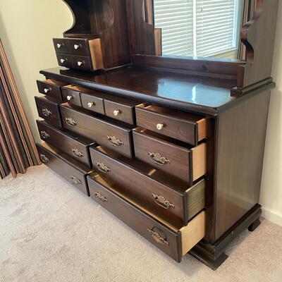 Eleven Drawer Dresser w/ Vanity & Hutch (GB - SS)