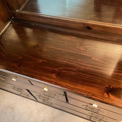 Eleven Drawer Dresser w/ Vanity & Hutch (GB - SS)