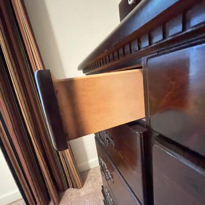 Eleven Drawer Dresser w/ Vanity & Hutch (GB - SS)