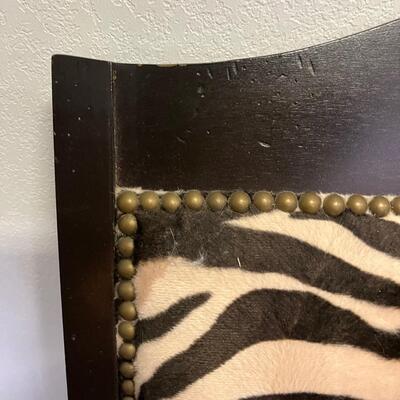 Zebra Print Armchair (G-MG)
