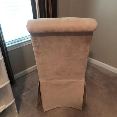 Ceramic Vase With Wall Shelf  & Chair (MB-PS)