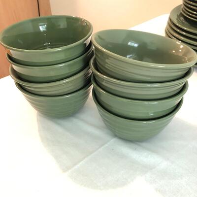 Home Trends Green Dinnerware Set Plus Glasses (K-JF)