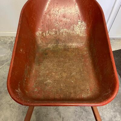 6 cu. ft True Temper Wheelbarrow (G-MG)