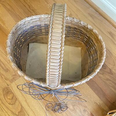 Unique Branch Basket, Nest, & Other Woven Delights (GB - SS)