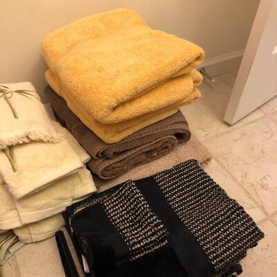 Burgundy Towels With Matching Shower Curtain and More (HB-PS)