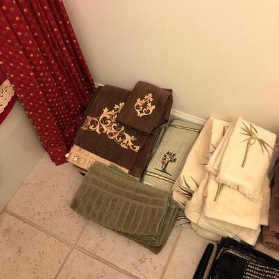 Burgundy Towels With Matching Shower Curtain and More (HB-PS)