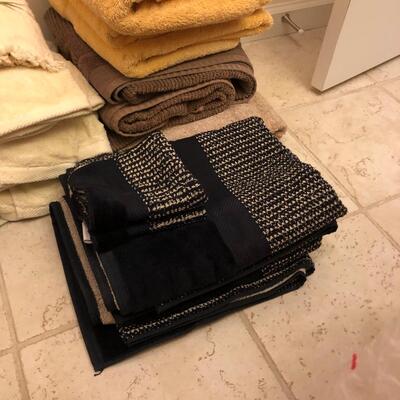 Burgundy Towels With Matching Shower Curtain and More (HB-PS)