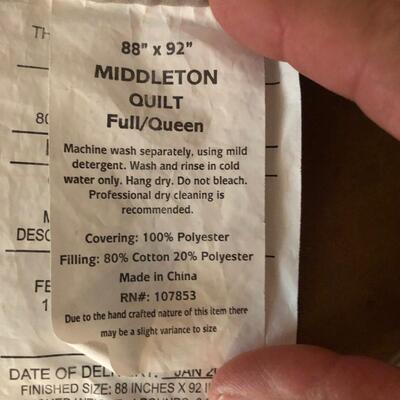 Seven Decorative Pillows & Queen Size Middleton Quilt (LR-PS)